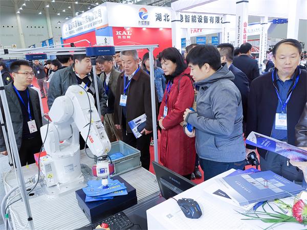 2018武漢國際新能源汽車工業展在武漢盛大開幕